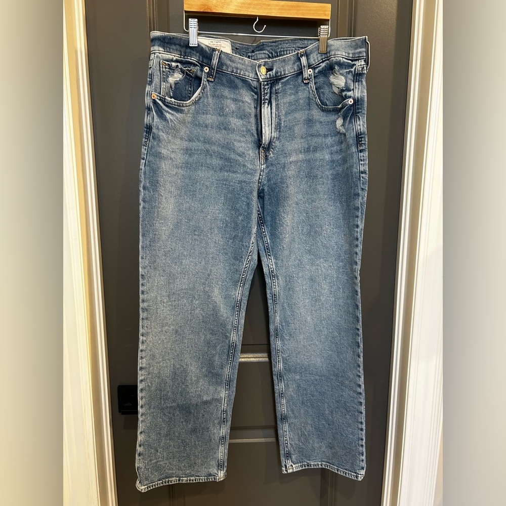 90’s Loose Fit Mid-Rise with Vintage-Inspired Wash